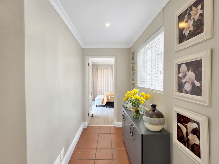 4 Bedroom Property for Sale in Constantia Western Cape